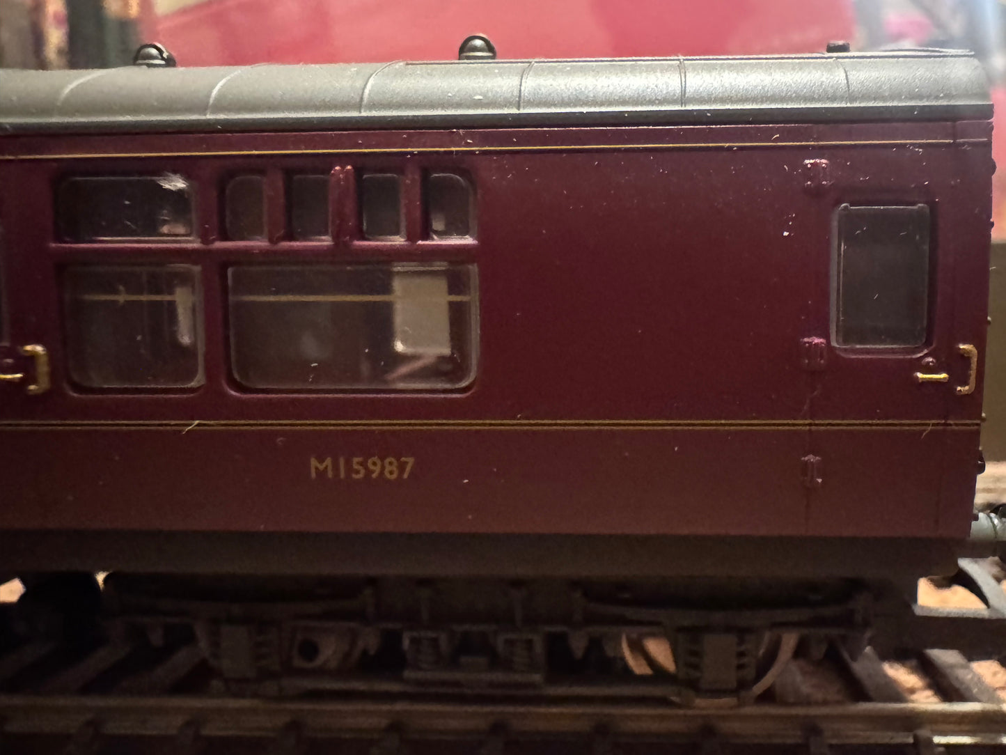 Hornby R2329M (OO) The Thames-Clyde Express, Train Pack. Special Edition No.1452 of 1500.