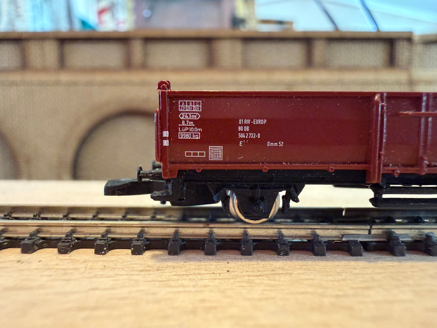 Marklin 8622 (Z) Deutsche Bahn High-Sided Euro-P Steel Open Wagon No. 504 2732-9 in DB Red