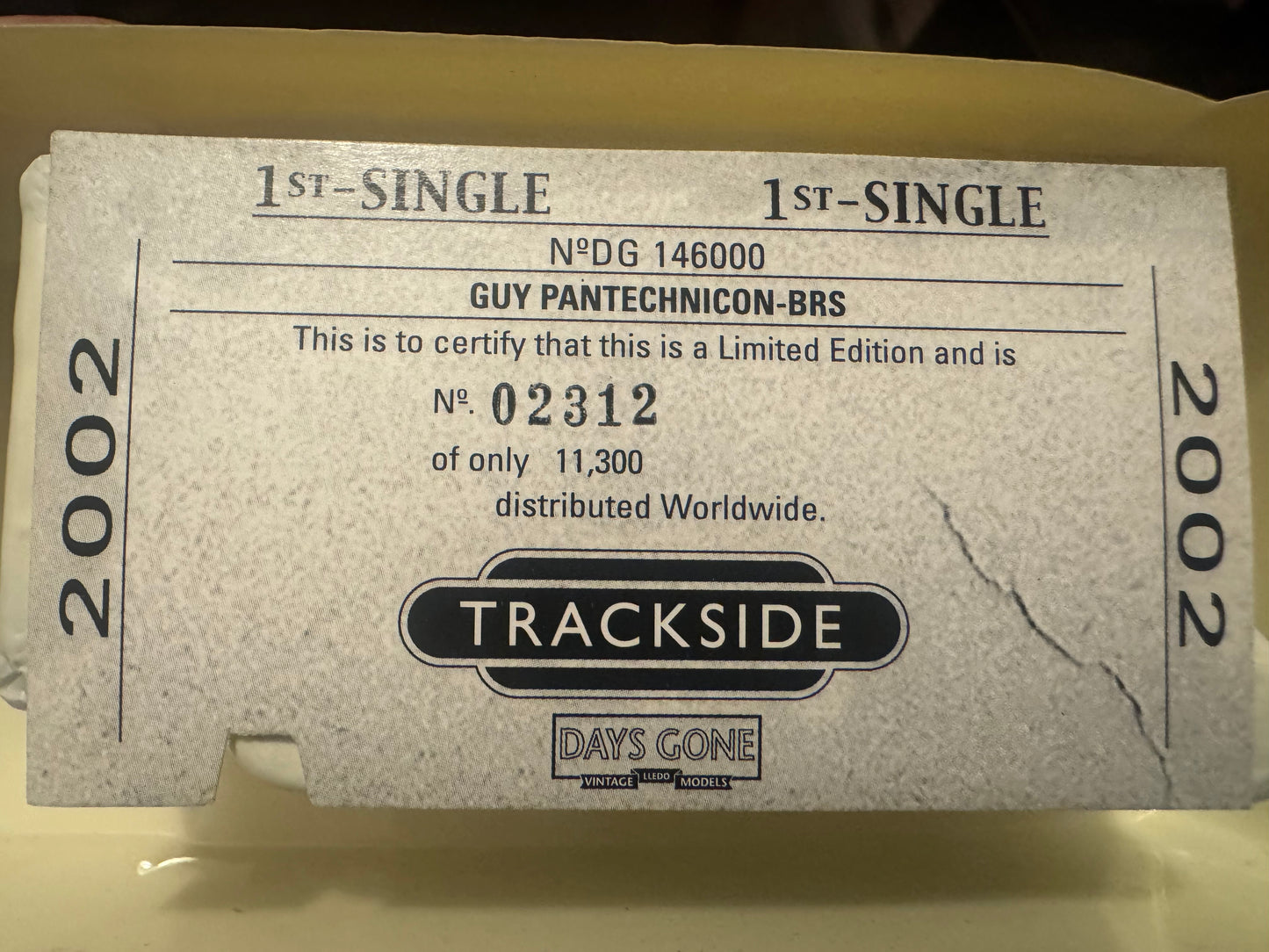 Lledo Trackside 146000 (1:76 / OO9 / OO) Guy Pantechnicon in British Railways, British Road Service, Parcels Service Livery. 