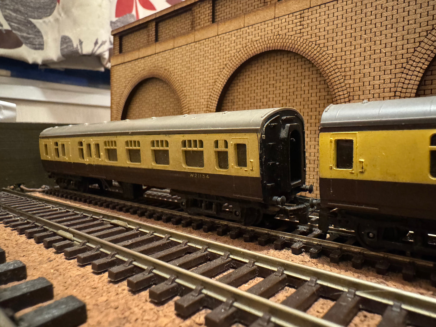 Tri-ang (TT) British Railways, Western Region MK1 Bundle in BR WR Chocolate and Cream.