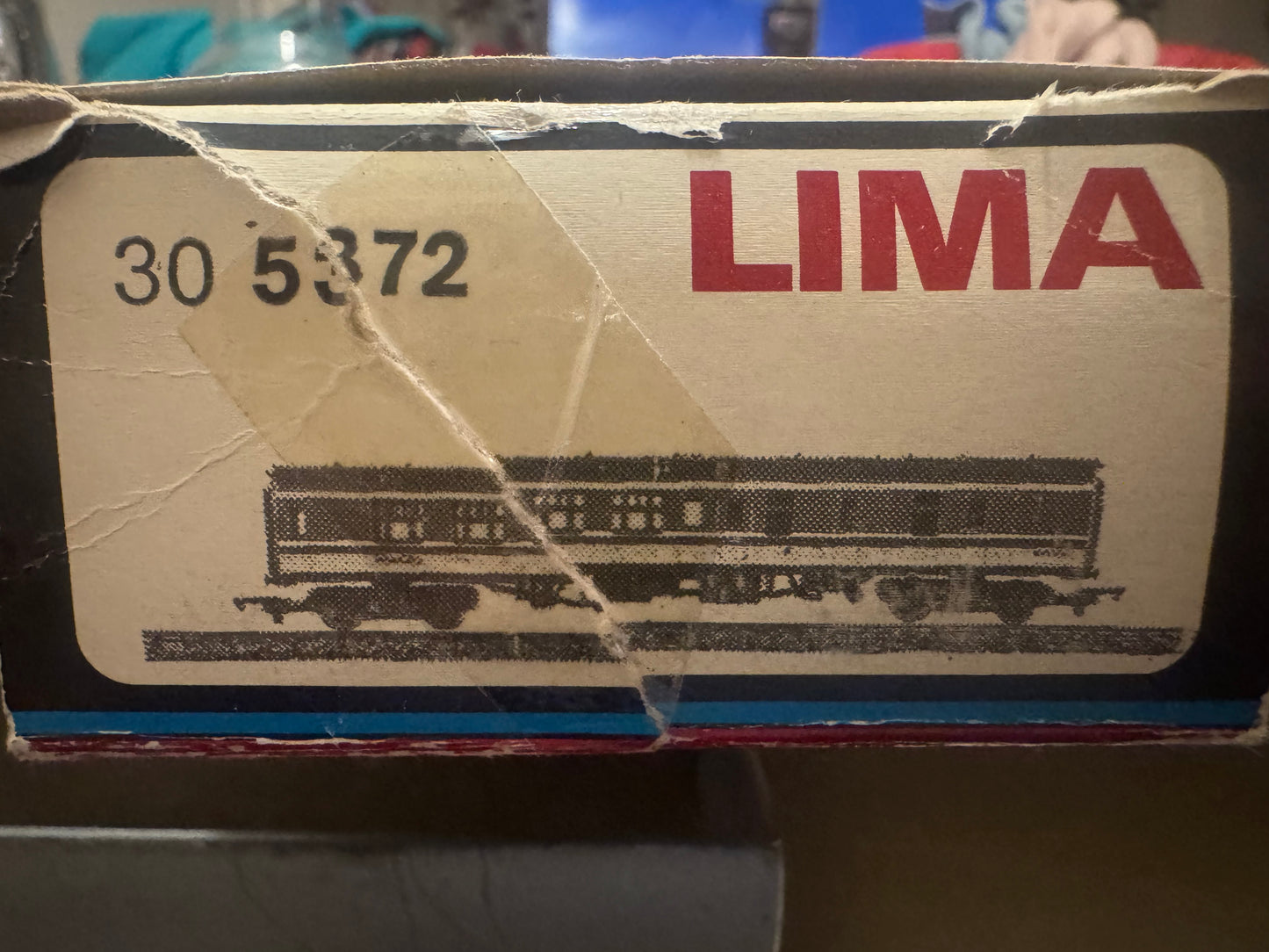 Lima 305372 (OO) British Railways MK1 Brake Corridor Second No.M35465 in British Rail Intercity Executive Livery 