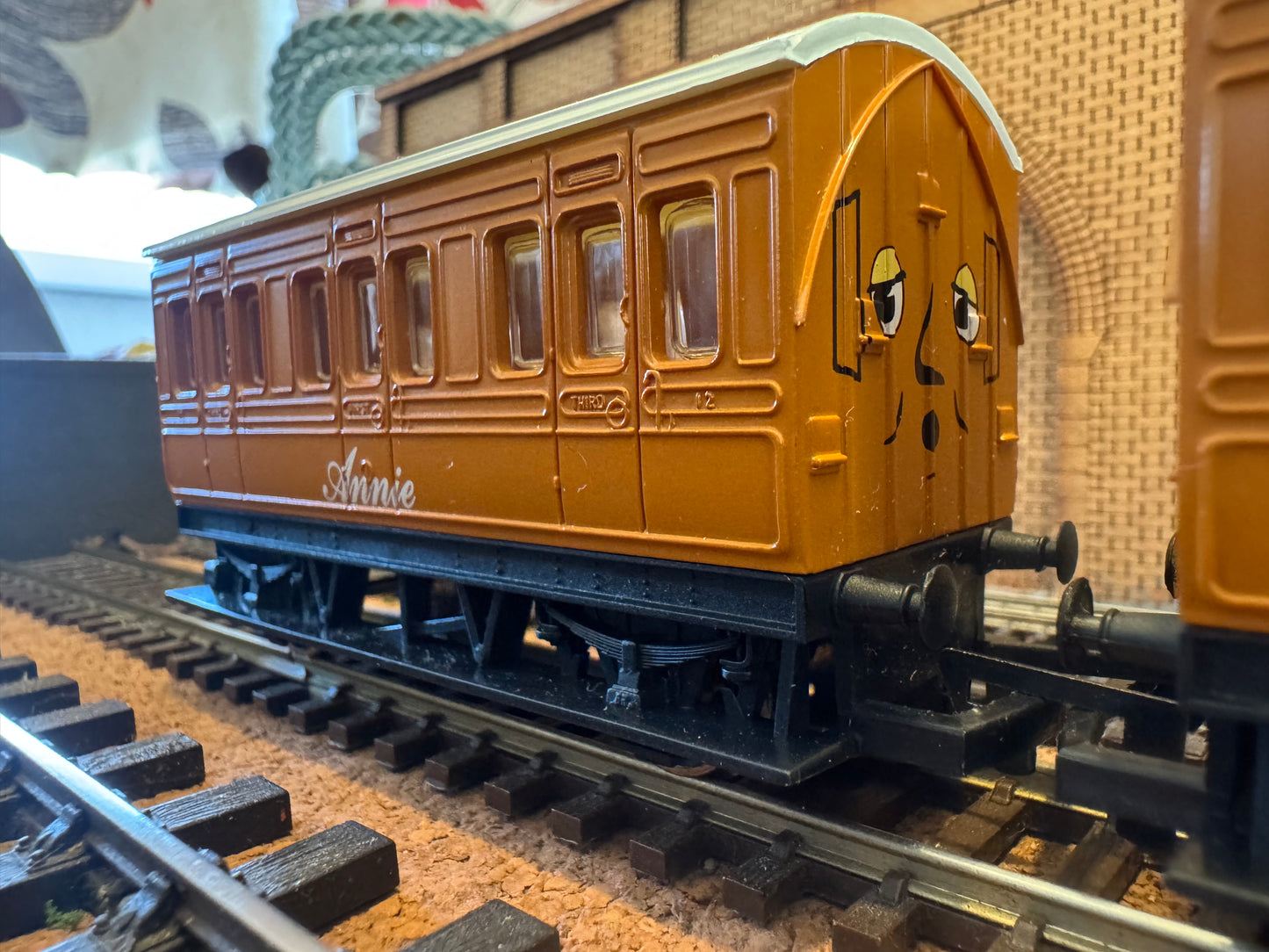 Hornby Thomas & Friends R9293 (OO) Annie and Clarabel