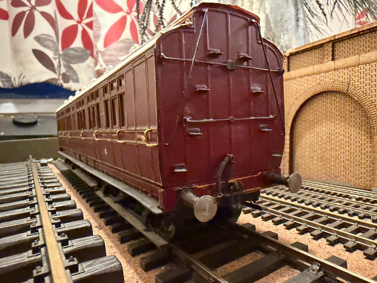 Midland Carriage Works J114 (O Gauge) Midland Railway, 47ft Bogie Clerestory, Lavatory Third No.345 in MR Crimson Lake 