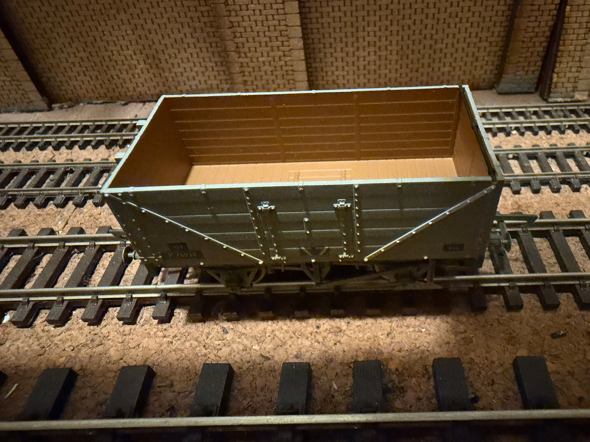 Oxford Rail OR76MW7015 (OO) British Railways Seven Plank No.P75934 in Weathered BR Grey.
