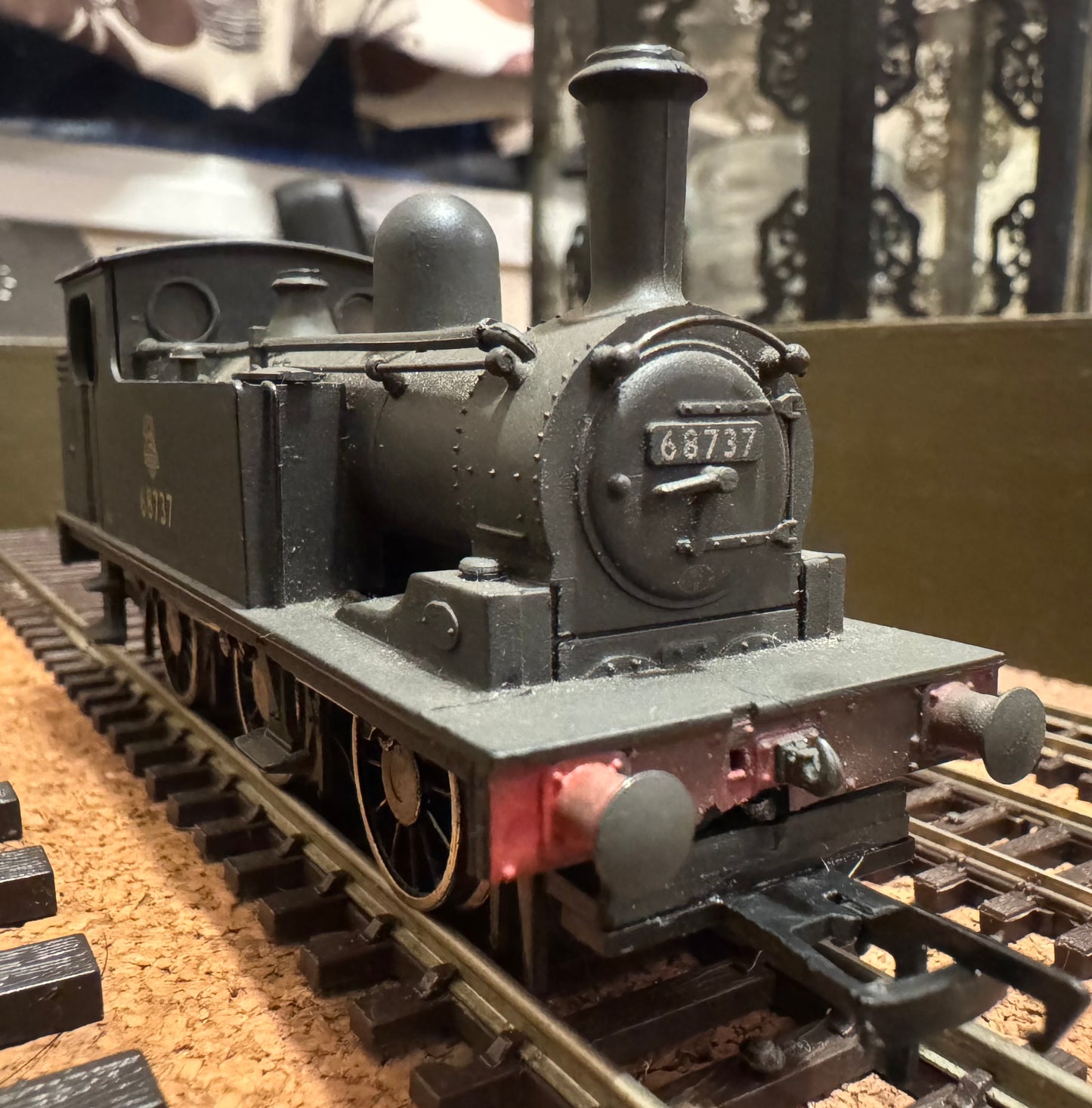 Bachmann 31-055A (OO) Ex NER / LNER Class J72, No.68737 In Weathered British Railways Unlined Black. 