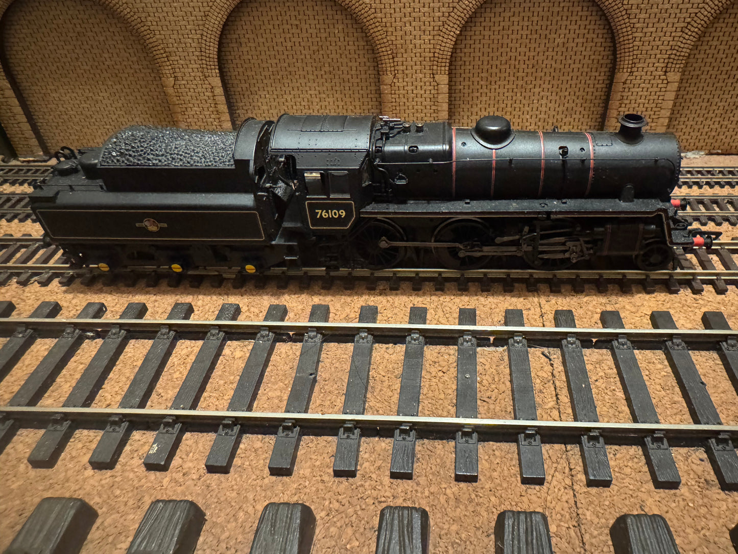 Bachmann 32-955 (OO) British Railways, Standard 4MT 2-6-0 No.76109 in Lined British Railways Black. (Shed Code 62A, Thornton Depot) DCC Ready 