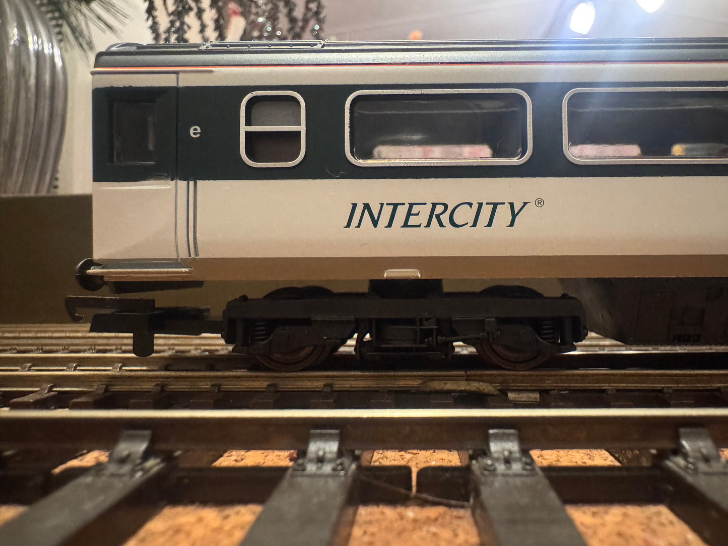 Lima (OO) Ex British Rail MK3s in Great Western ‘Merlin’ livery. Full Coaching Rake Bundle 