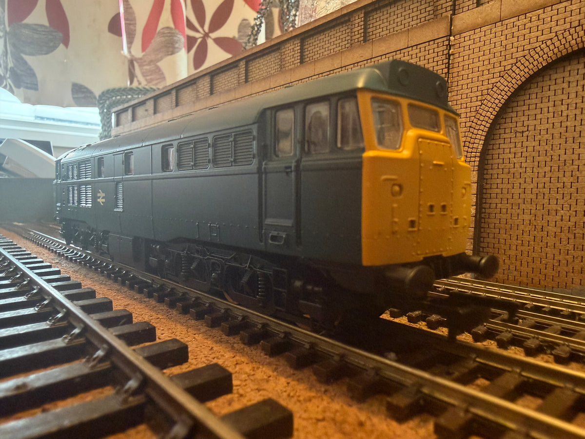 Hornby Railroad R3067 (OO) British Railways Class 31, No.31256 in British Rail Blue. DCC Ready 
