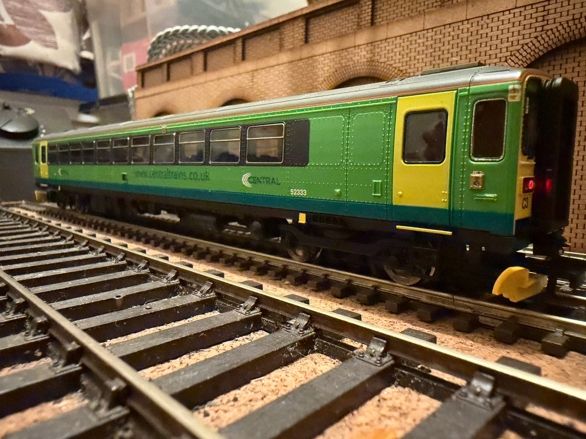 Hornby R2756 (OO) Ex British Rail Class 153 No.153333 in Central Trains Livery. DCC Ready 