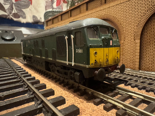 Bachmann 32-429 (OO) British Railways Sulzer Type 2 [Class 24] No.D5011 in Weathered BR Green and Small Yellow End. DCC Ready. 