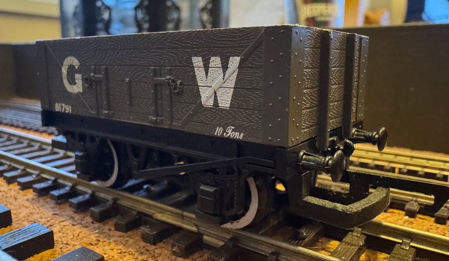 Hornby R6018 (OO) Great Western Railway, 10 Ton Five Plank Open Wagon No.81791 in GWR Ex Works Freight Grey. 