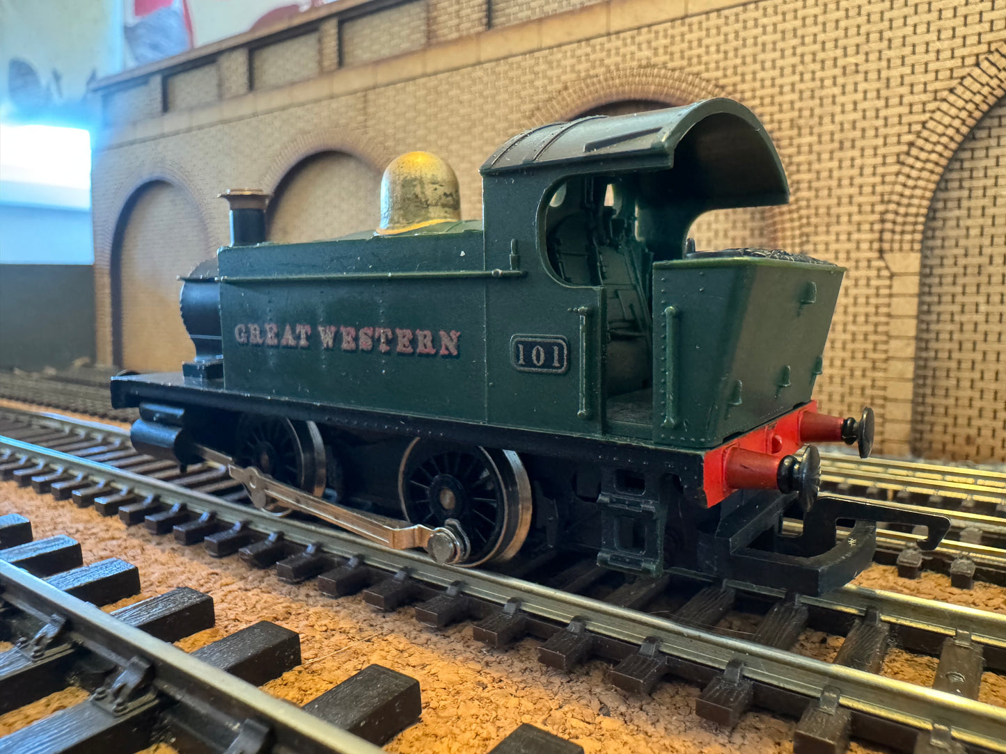 Hornby R.333 (OO) Great Western Railway. 101 Class. No.101 in 1906 - 1936 GWR unlined Brunswick Green.