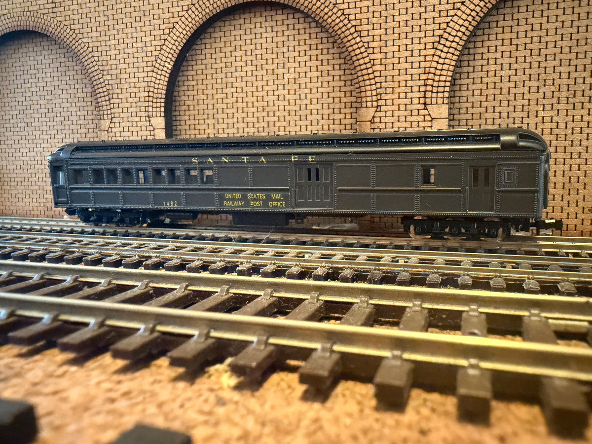 Model Power No.8625 (N Scale) Santa Fe, United States Mail service combination coach No.1482 