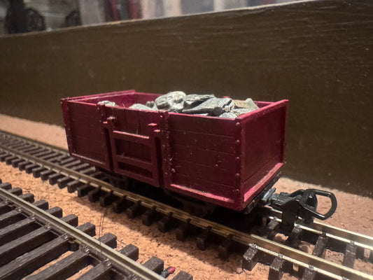 KD Railway (OO9) Five Plank Open Wagon with load of unprocessed slate. 