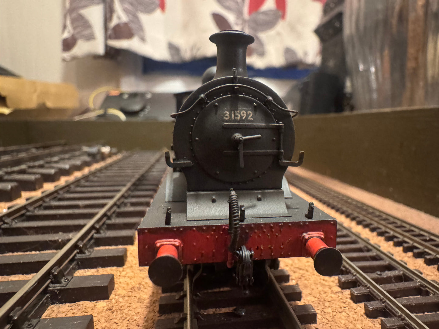 Bachmann 31-461 (OO) Ex SECR / SR C Class No.31592 in Heavily Weathered British Railways Unlined Black. DDC Ready 