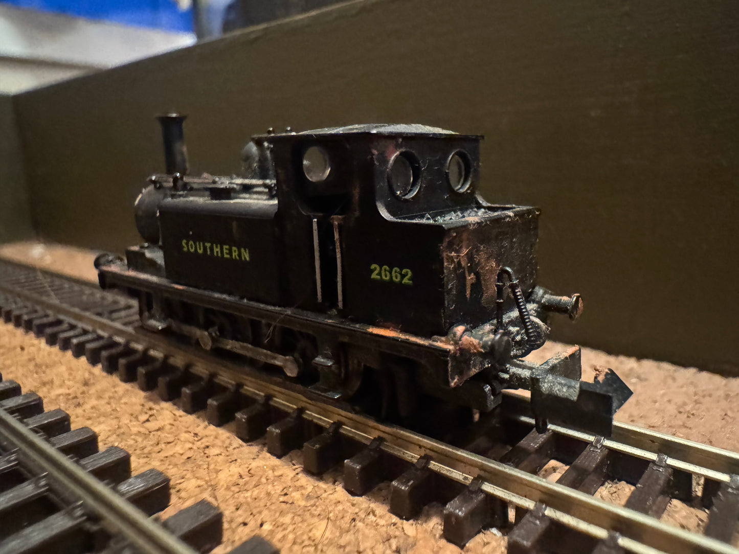 Dapol ND100c (N Gauge) Ex LBSCR, A1X ‘Terrier’ No.2662 [“Martello”] in unlined heavily weathered Wartime Southern Railway Black