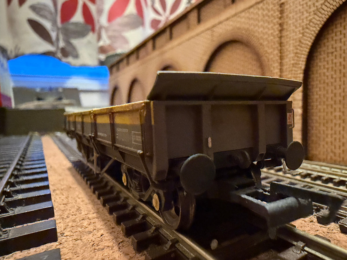Dapol 4F-043-014 (OO) British Rail, YCV ‘Terbot’ Wagon No.DB978115 in weathered BR Civil Engineer ‘Dutch’ Livery 