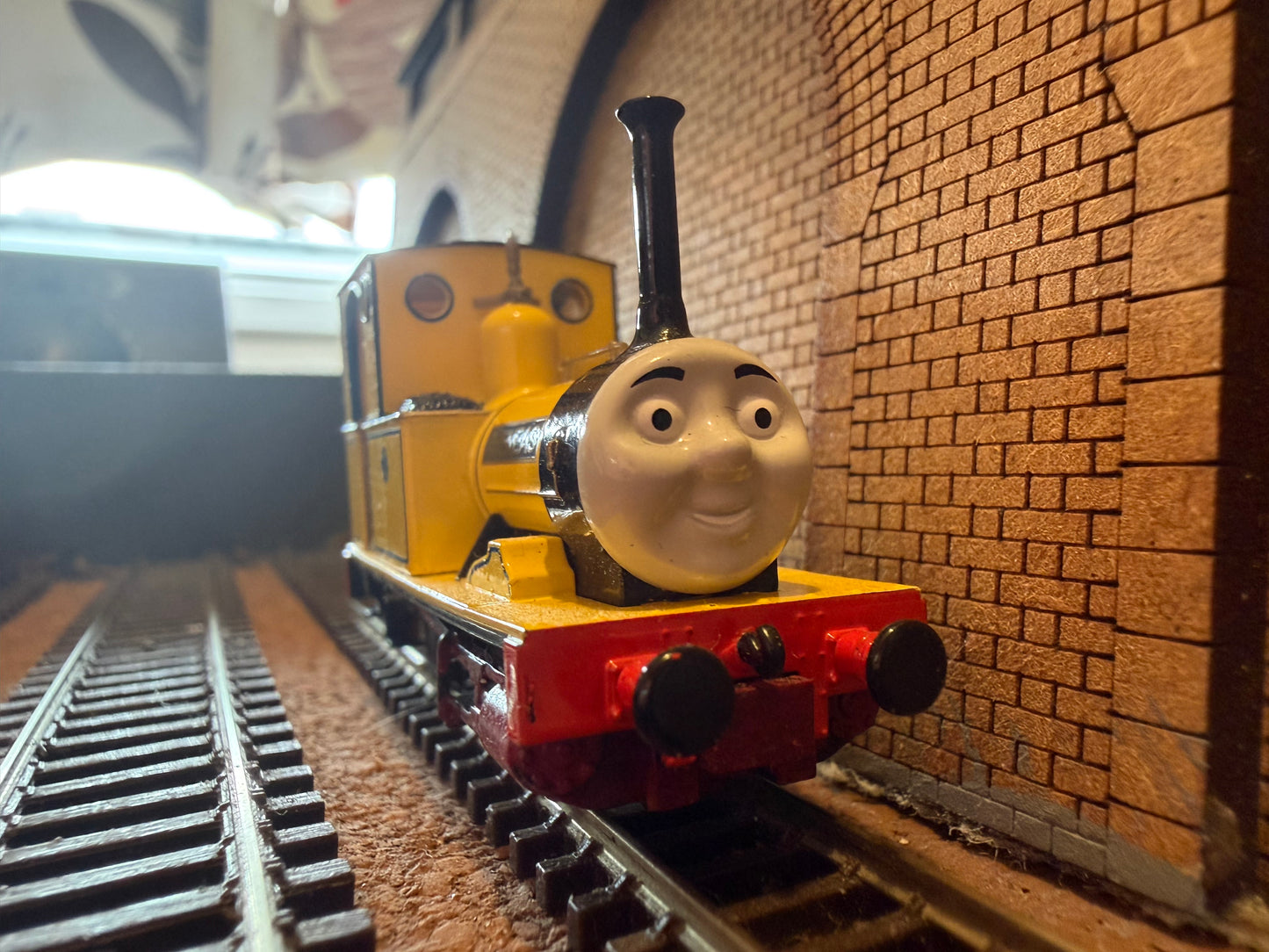 Bachmann Thomas and Friends (OO9) Mid Sodor Railway, Fletcher Jennings 0-4-0 Well-Tank No.2 “Rheneas” in Yellow. Static Dummy