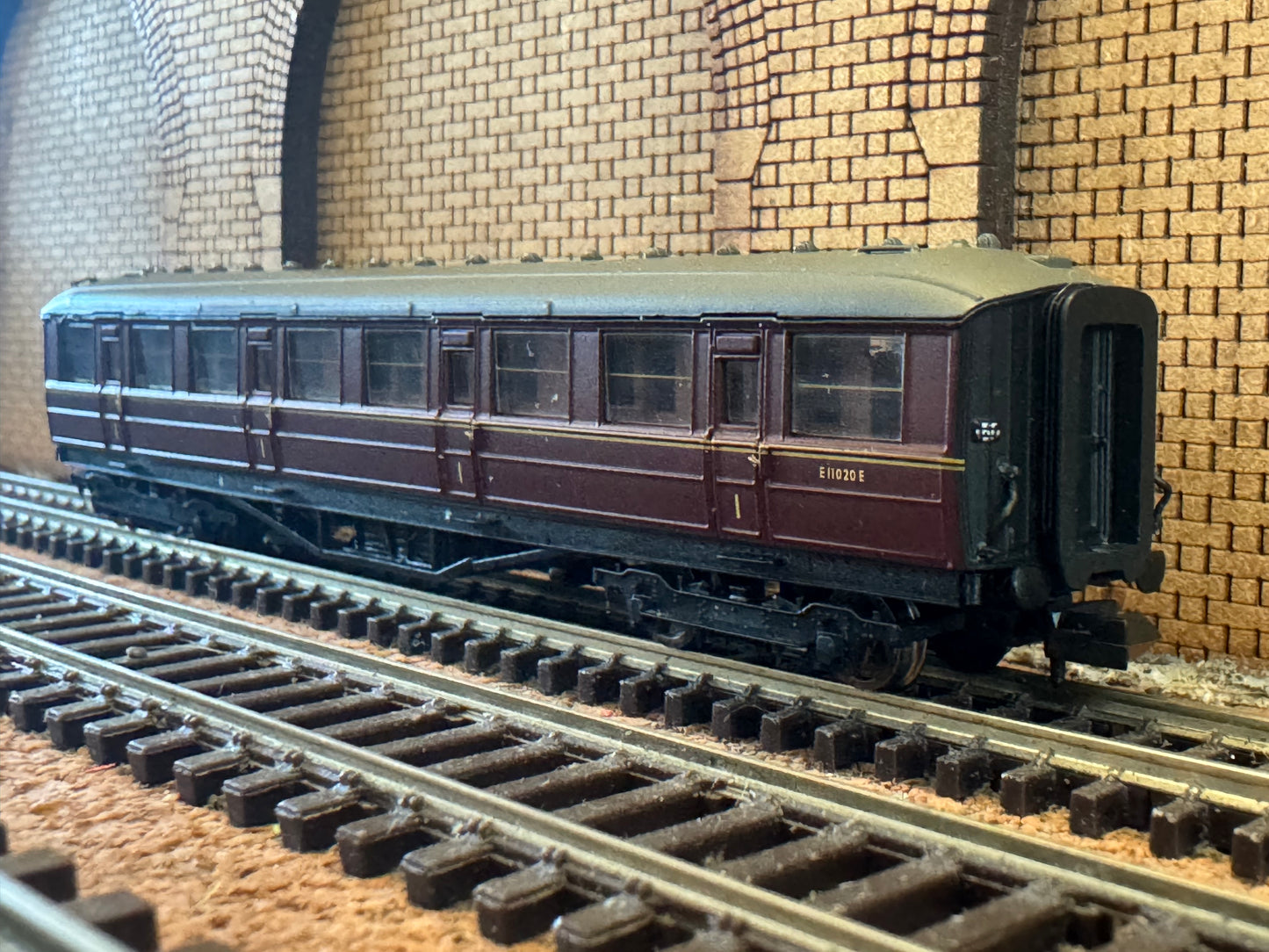 Dapol 2S-013-010 (N Gauge) Pines Express 9F 92220 “Evening Star” and Four Gresley Coaches. DCC Fitted 
