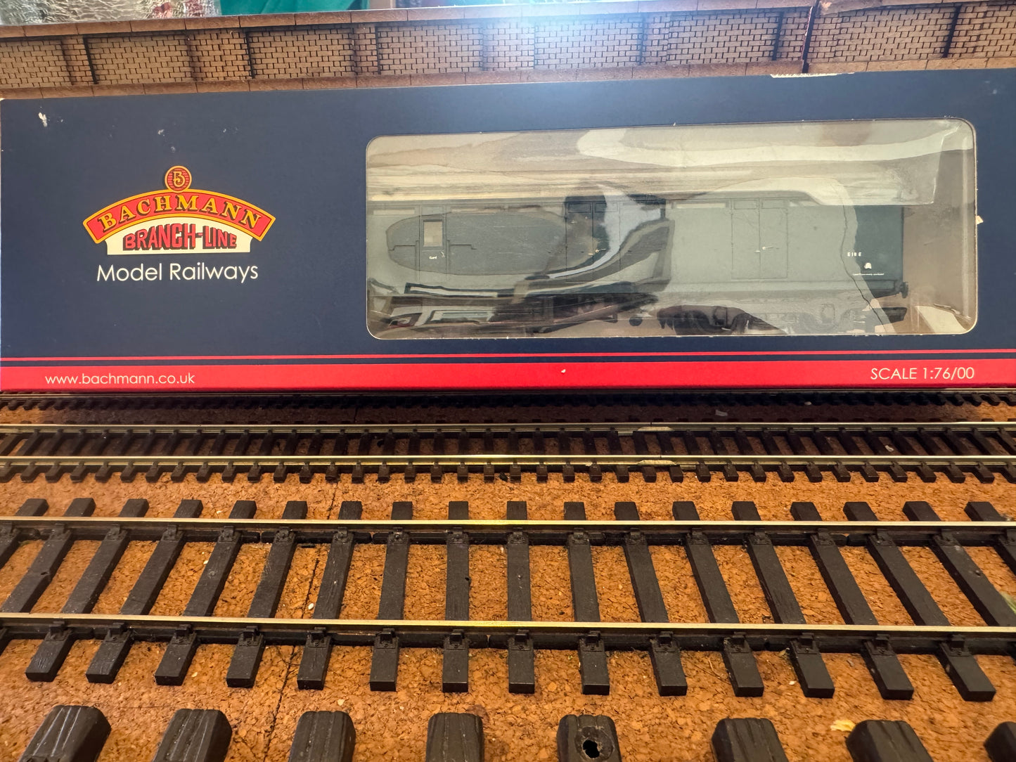 Bachmann 34-652 (OO) Ex LNER Thompson BG Full Brake No.E18E in British Rail Blue. 