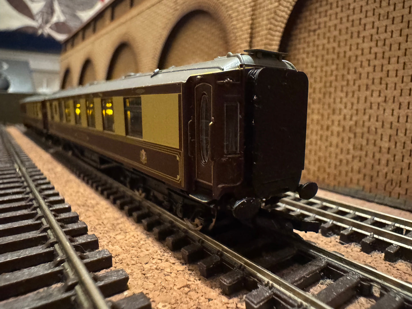 Hornby TT1001AM (TT120) The Scotsman, Starter Set. DCC Ready 