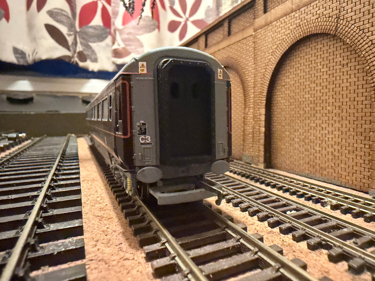 Hornby R4400 (OO) Ex British Rail, Mk3, Prince Philip The Duke of Edinburghs Saloon Coach No.2904 in EWS / DB Cargo Royal Rail Dark Claret 