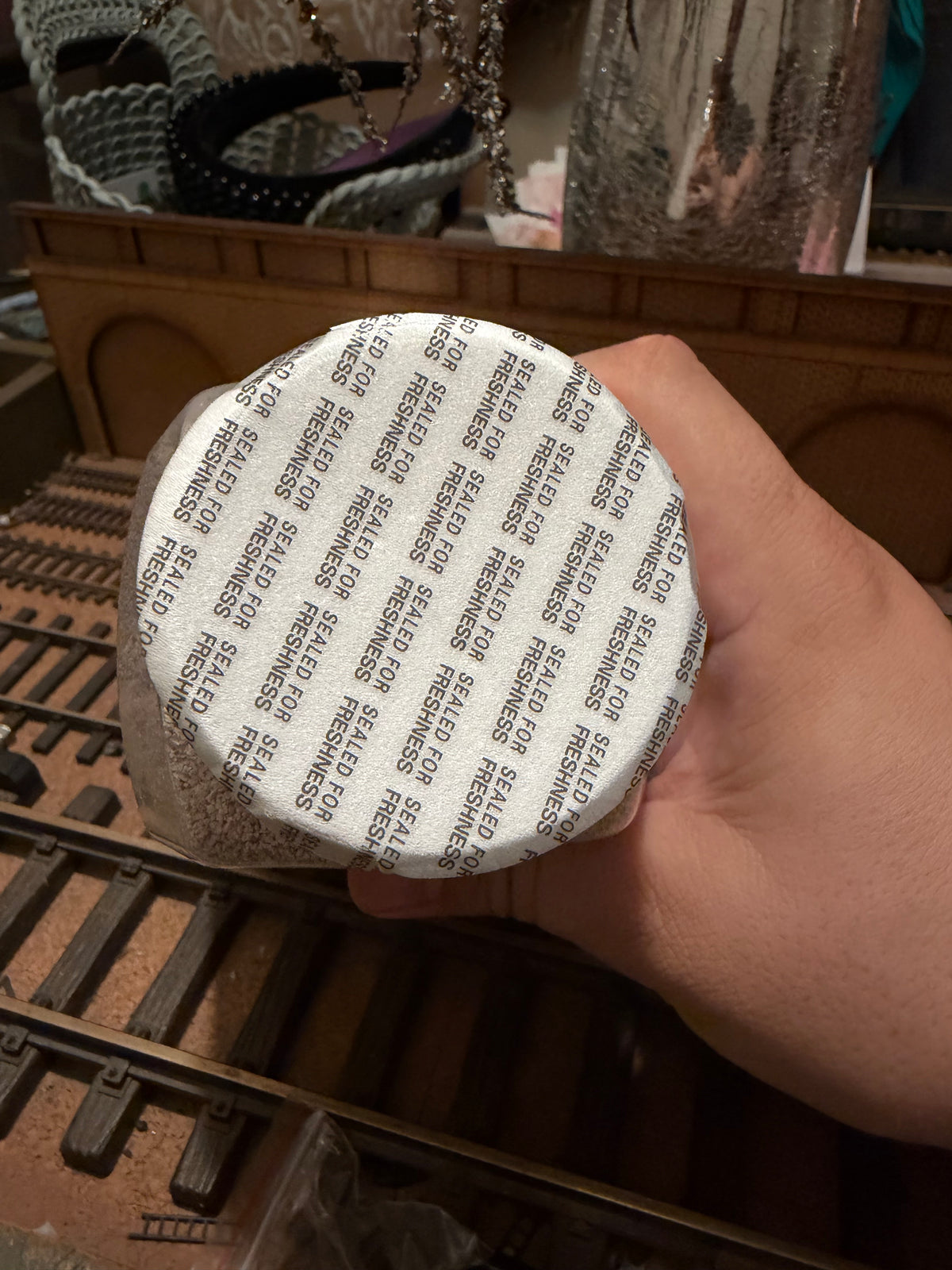 Woodland Scenics B1381, Medium Light Grey Ballast to Cover Approximately 945 square Centimetres.