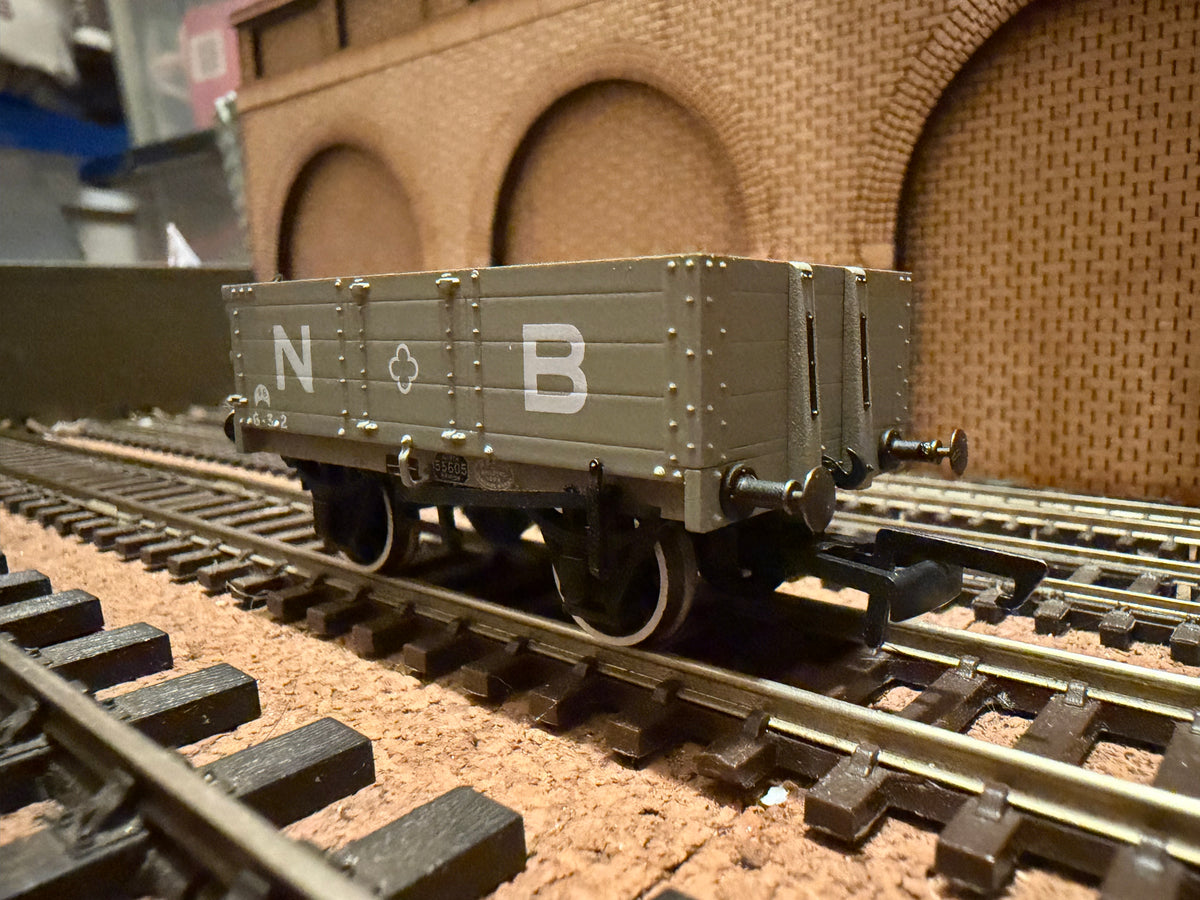 Oxford Rail OR76MW4001 (OO) North British Railway, Four Plank Wagon No.96 in NBR Grey 