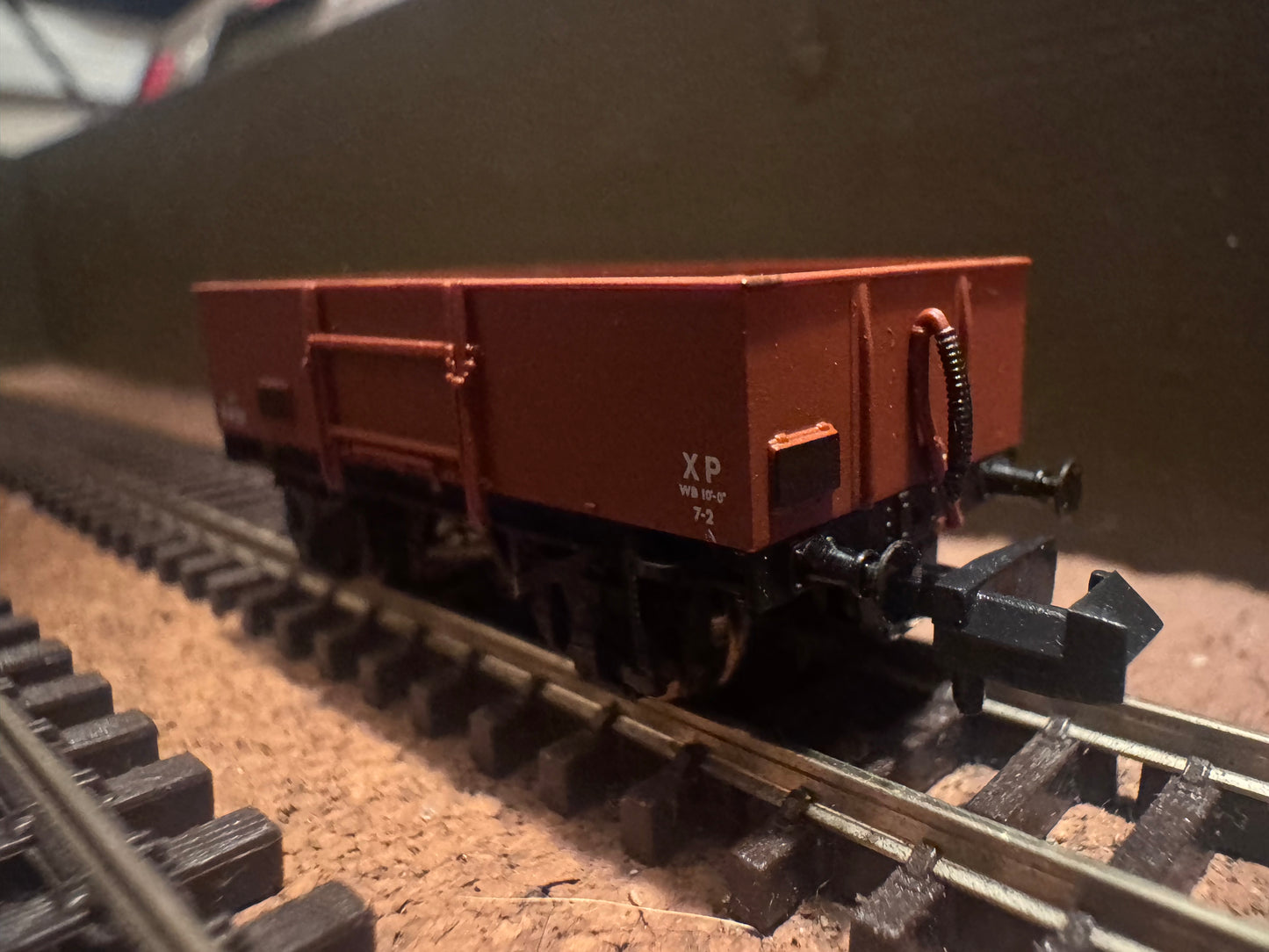 Graham Farish 377-952 (N Gauge) British Railways 13T High Sided Steel Open Wagon No.E281227 in BR Bauxite 
