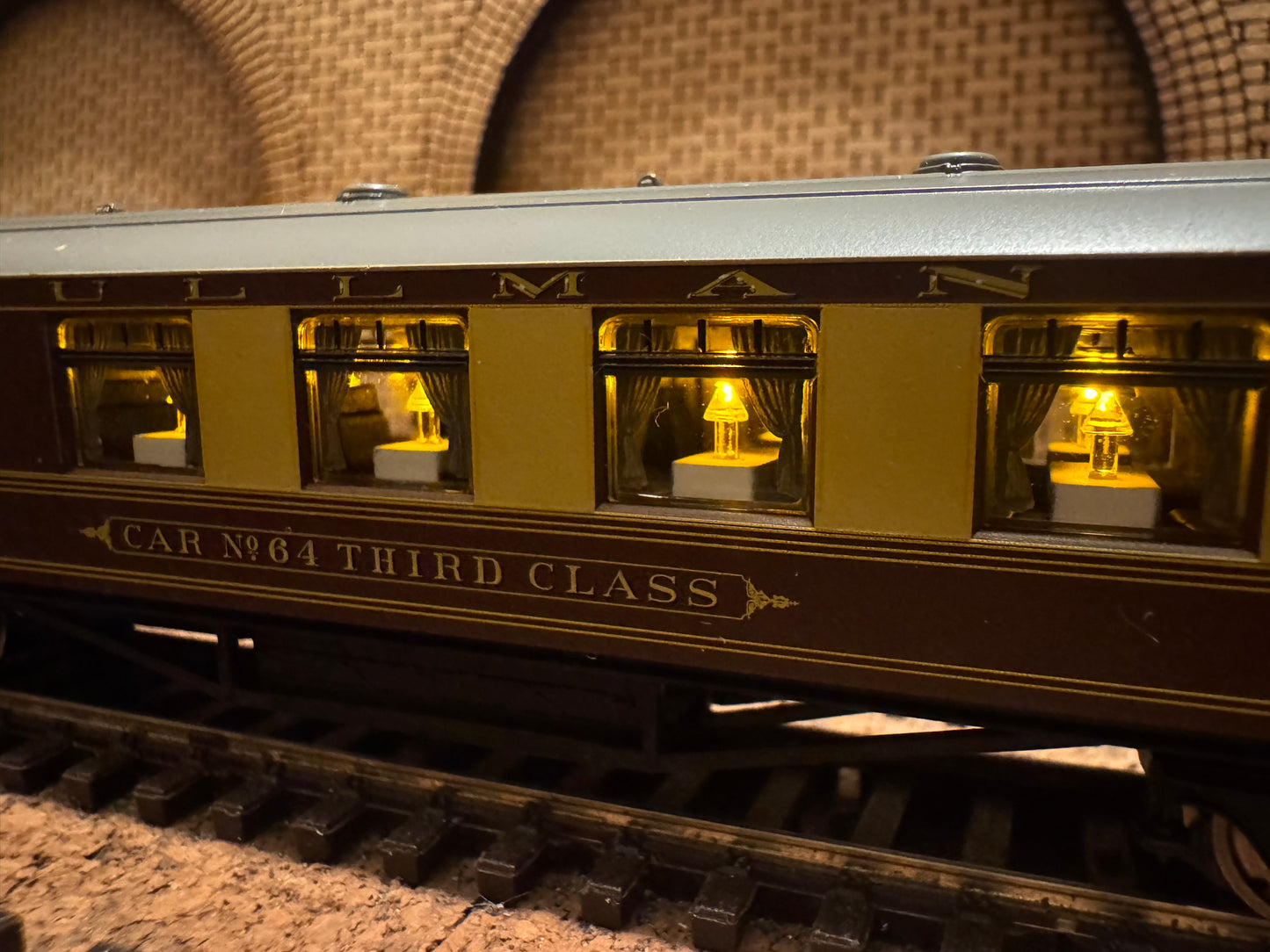 Hornby TT1001AM (TT120) The Scotsman, Starter Set. DCC Ready 