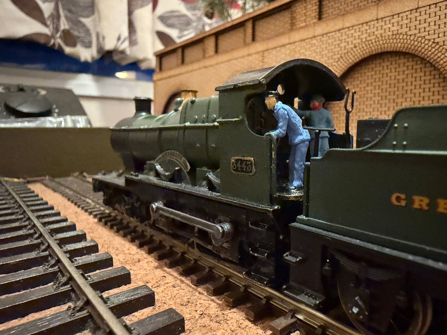 Dapol Kitmaster / Mainline (OO) Great Western Railway 3441 ‘Bird’ Class No.3443 “Chaffinch” in GWR pre 1936 Unlined Green 