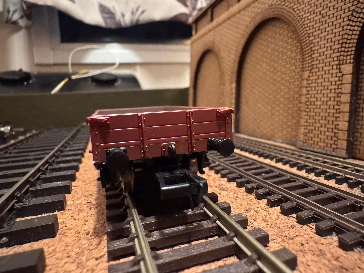 Rapido 928007 (OO) Ex SECR Two Plank Open Ballast Wagon No.62466 in Southern Railway post 1936 Red Oxide. 