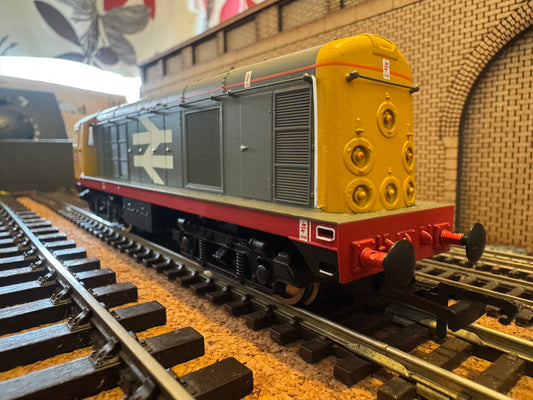 Hornby R2760 (OO) British Railways Class 20, No.20118 in British Rail Railfreight Grey and Yellow. DCC fitted 