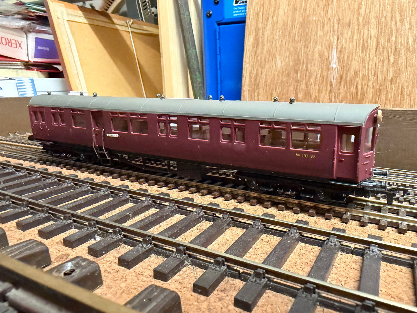 Airfix GMR 54256 (OO) Ex GWR Auto Coach No.W187W in unlined British Railways Maroon. 