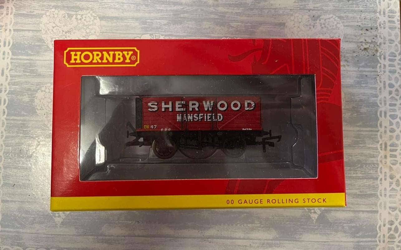 Hornby, Sherwood Colliery, 7 Plank Wagon.