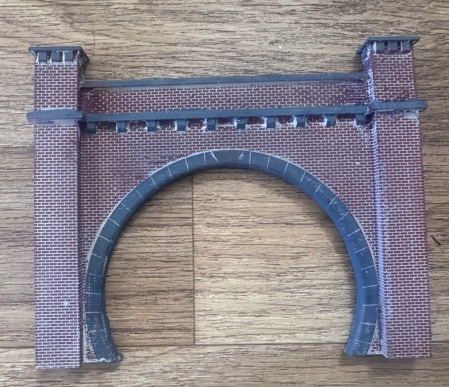 Manufacturer Unknown (OO) Red Brick Double Track Tunnel Portals 
