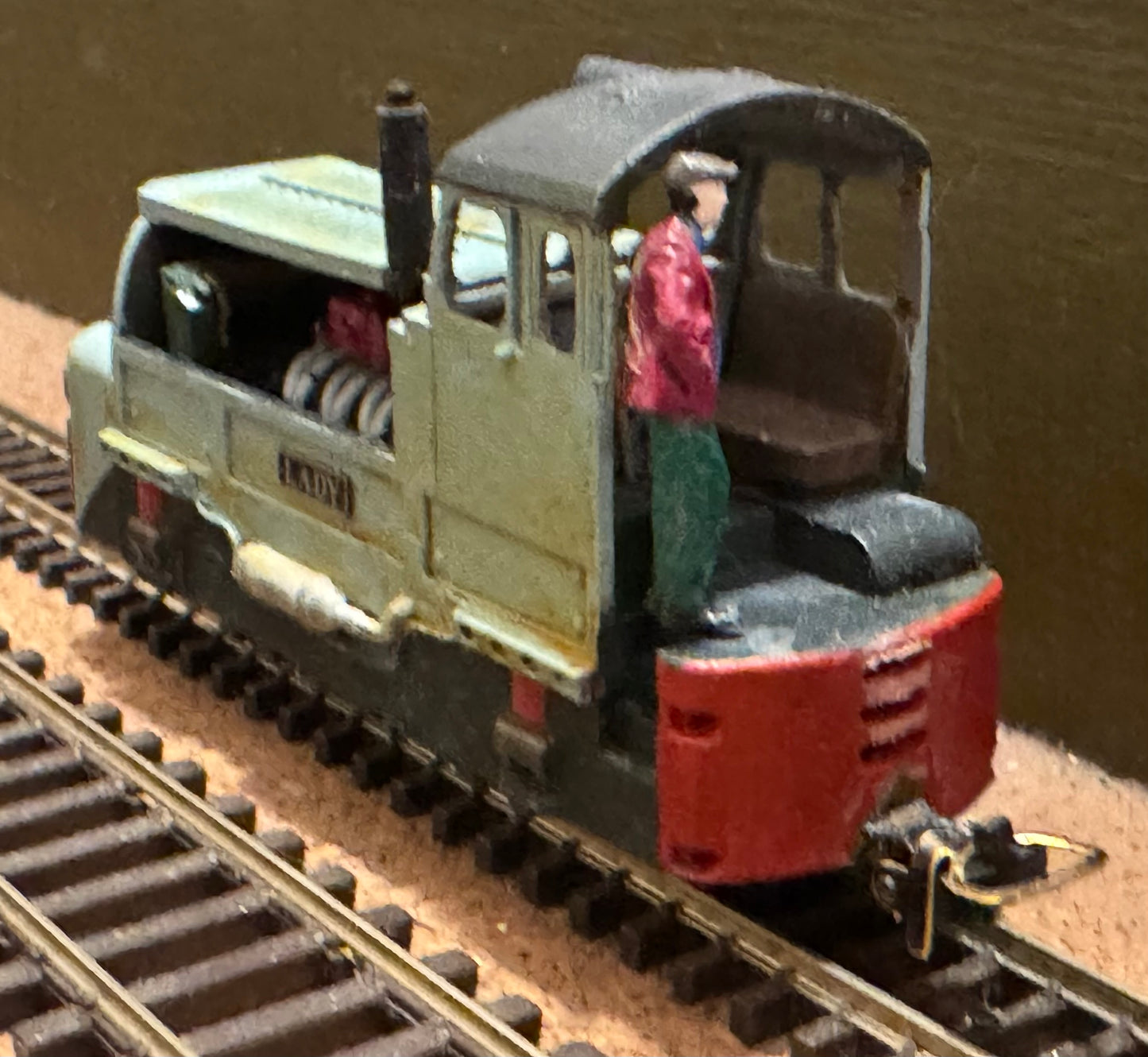 Kato / Secret Anorak (OO9) Freelance Petrol Mechanical locomotive “Lady”