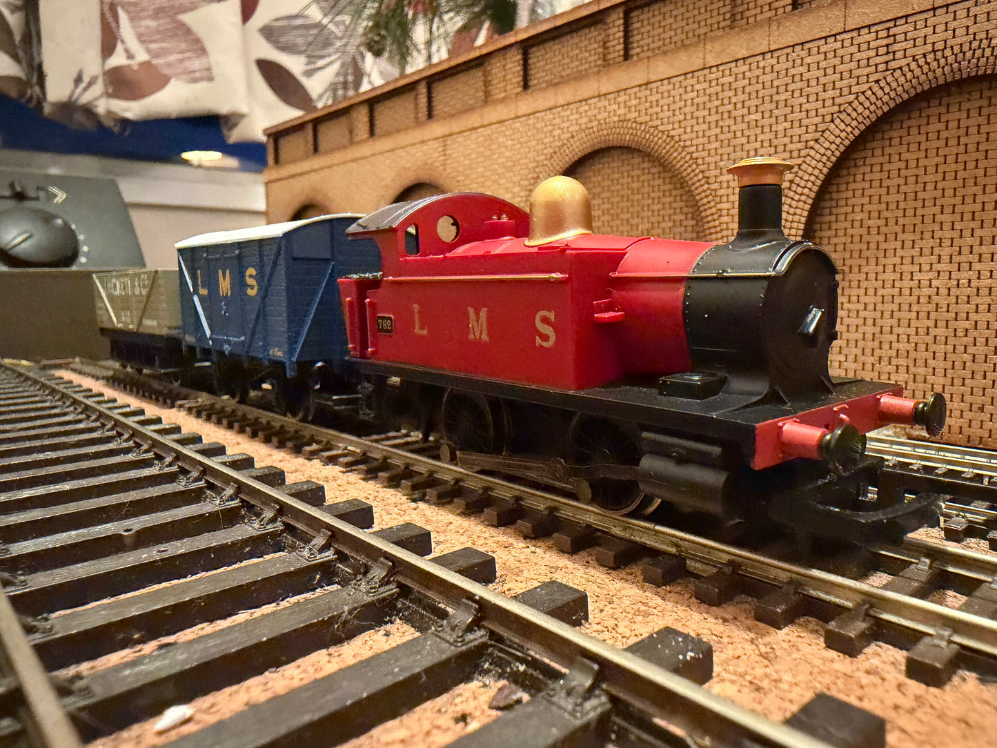 Hornby R1224 (OO) Urban Rambler, starter set. 