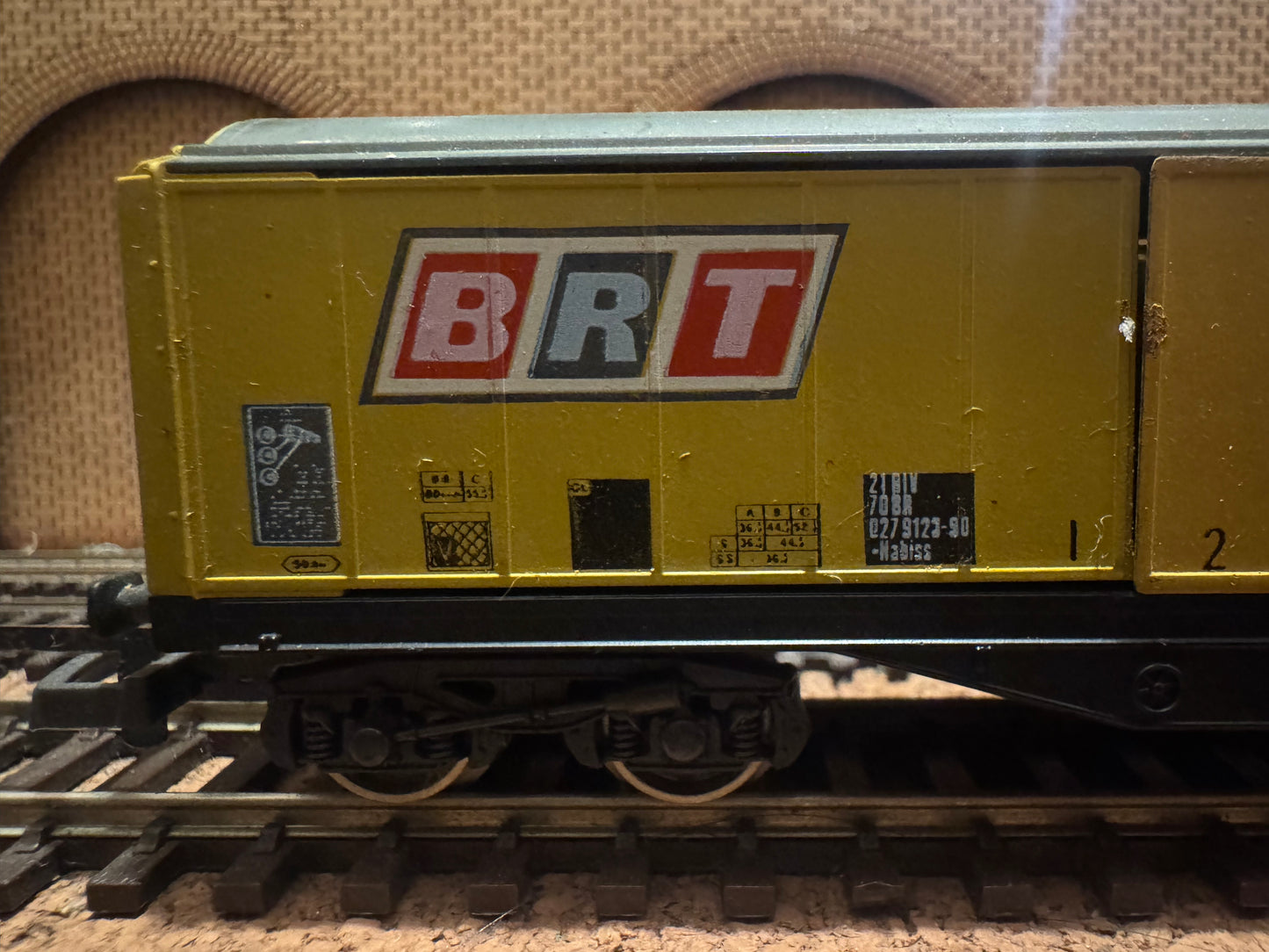 Lima L303204W (HO) British Rail Railfreight Sliding Door Van 