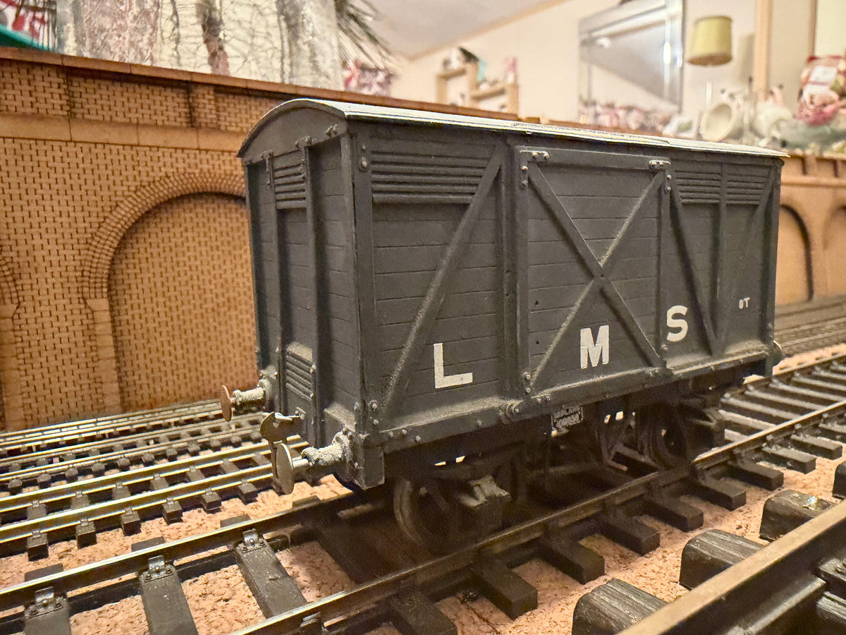 Slaters (O Gauge) Ex MR, 8T Van in London Midland & Scottish Railway Livery 