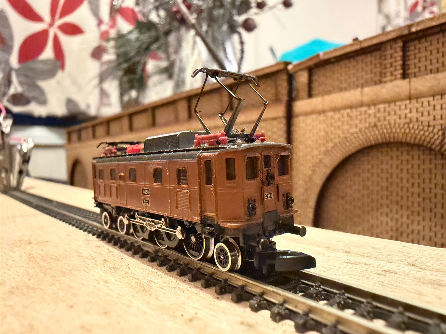 Marklin Mini Club 8851 (Z) SBB Class Ae 3/6 II 10460 in SBB Brown 