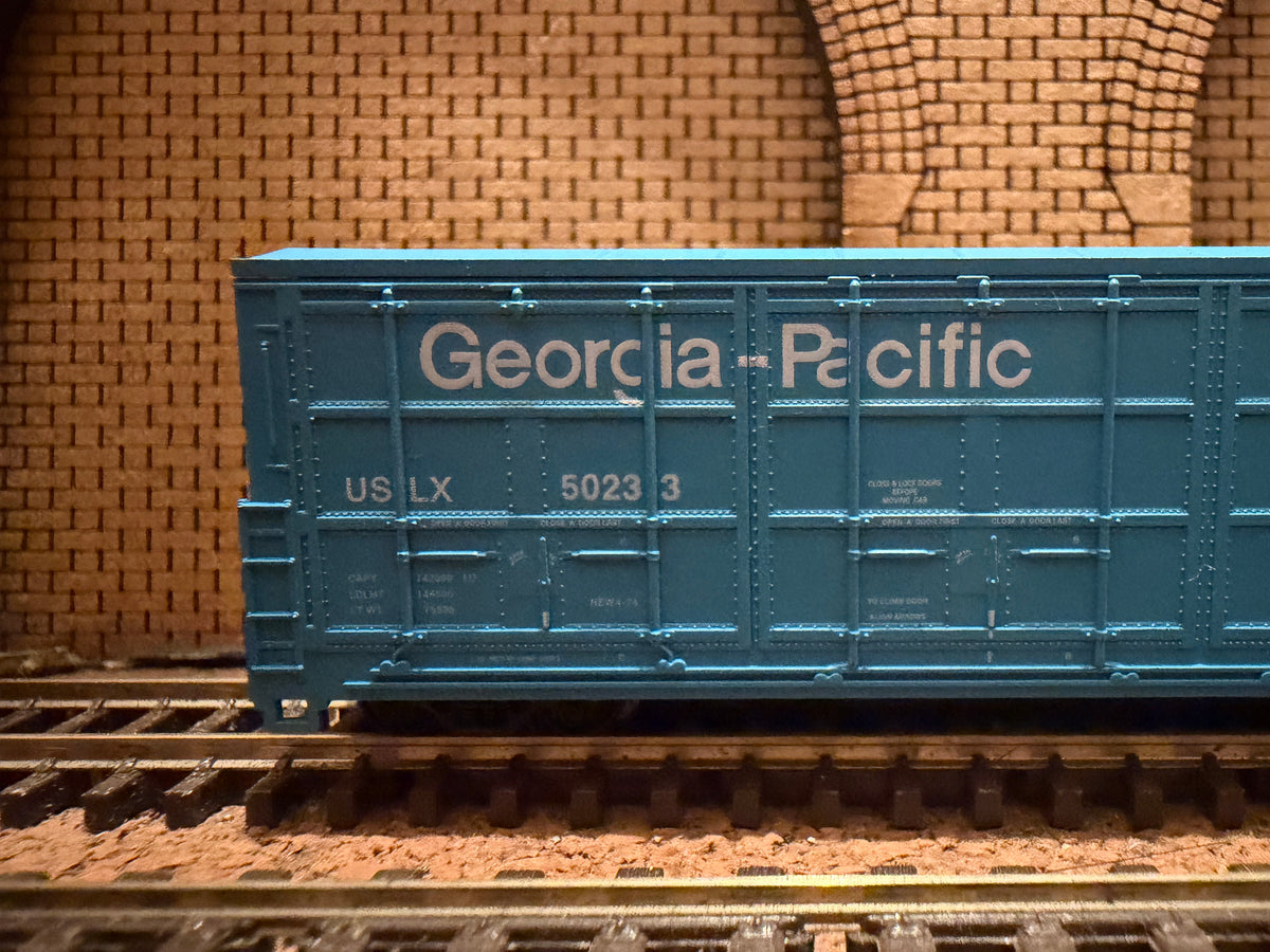 Red Caboose RN-17402-9 (N Scale) Georgia Pacific Railroad, Thrall All Door Box Car No.50233 