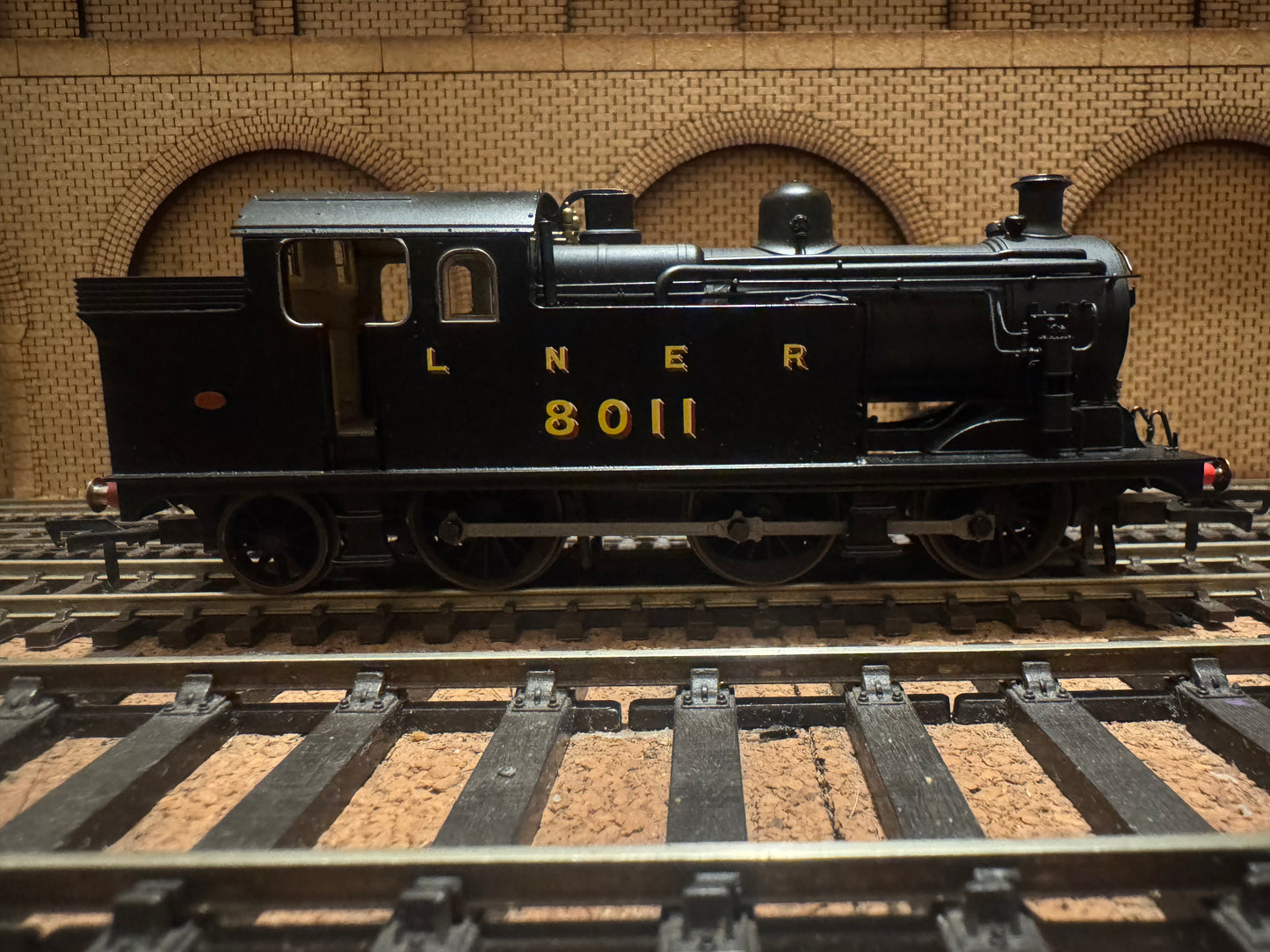 Oxford Rail OR76N7002 (OO) Ex GER N7 No.8011 in Pre 1936 LNER Unlined Black with Condensing Gear. DCC Ready 
