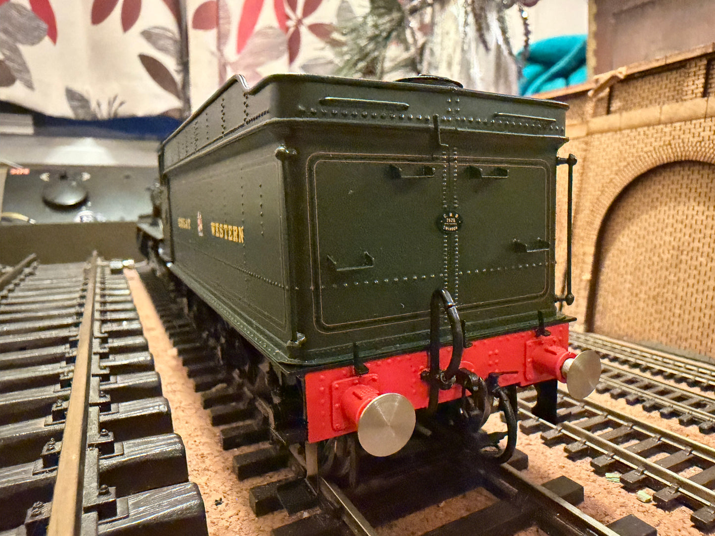 Tower Models (O) Great Western Railway 49xx ‘Hall Class’ No.4965 “Rood Ashton Hall” in Lined Great Western Railway Livery. 