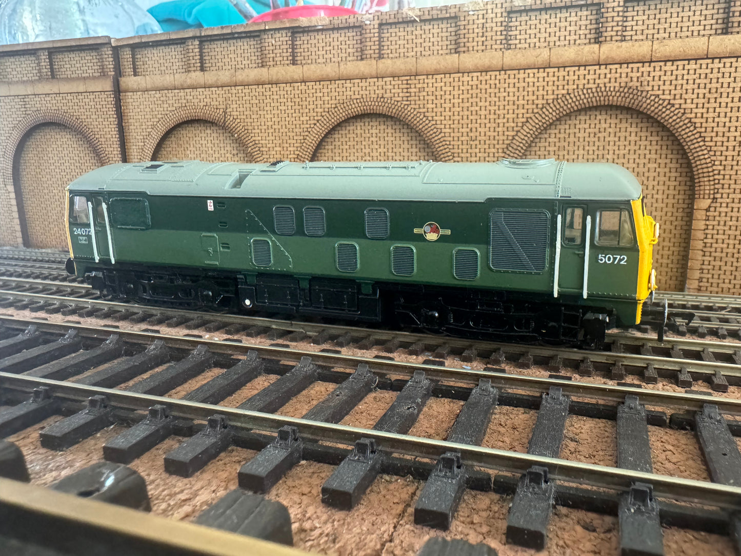 Bachmann 32-427 (OO) British Railways, Class 24/0 No.24072 in BR Two Tone Green and Full Yellow end, with TOPS transitional numbers. DCC Fitted 