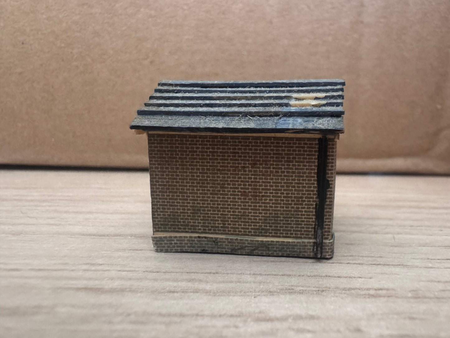 Metcalfe (N Gauge) Weathered Goods Office Building in Red Brick