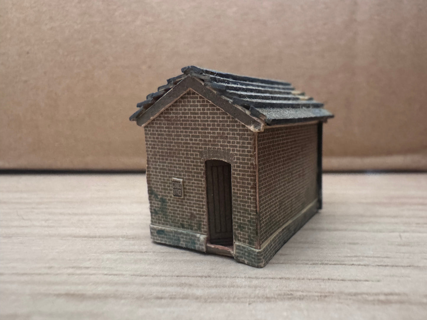 Metcalfe (N Gauge) Weathered Goods Office Building in Red Brick