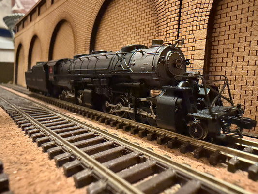 Life-Like Trains 7577 (N Scale) United States Railroad Administration 2-8-8-2 / Norfolk & Western Railroad Y2 No.2016 in N&W Black. 