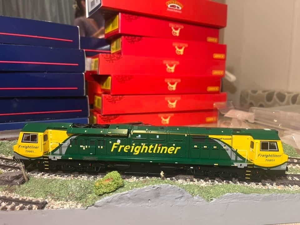 Bachmann, General Electric, Class 70, No 70001 “PowerHaul” in Freigtliner Green and Yellow, Special Edition. DCC Sound Fitted.