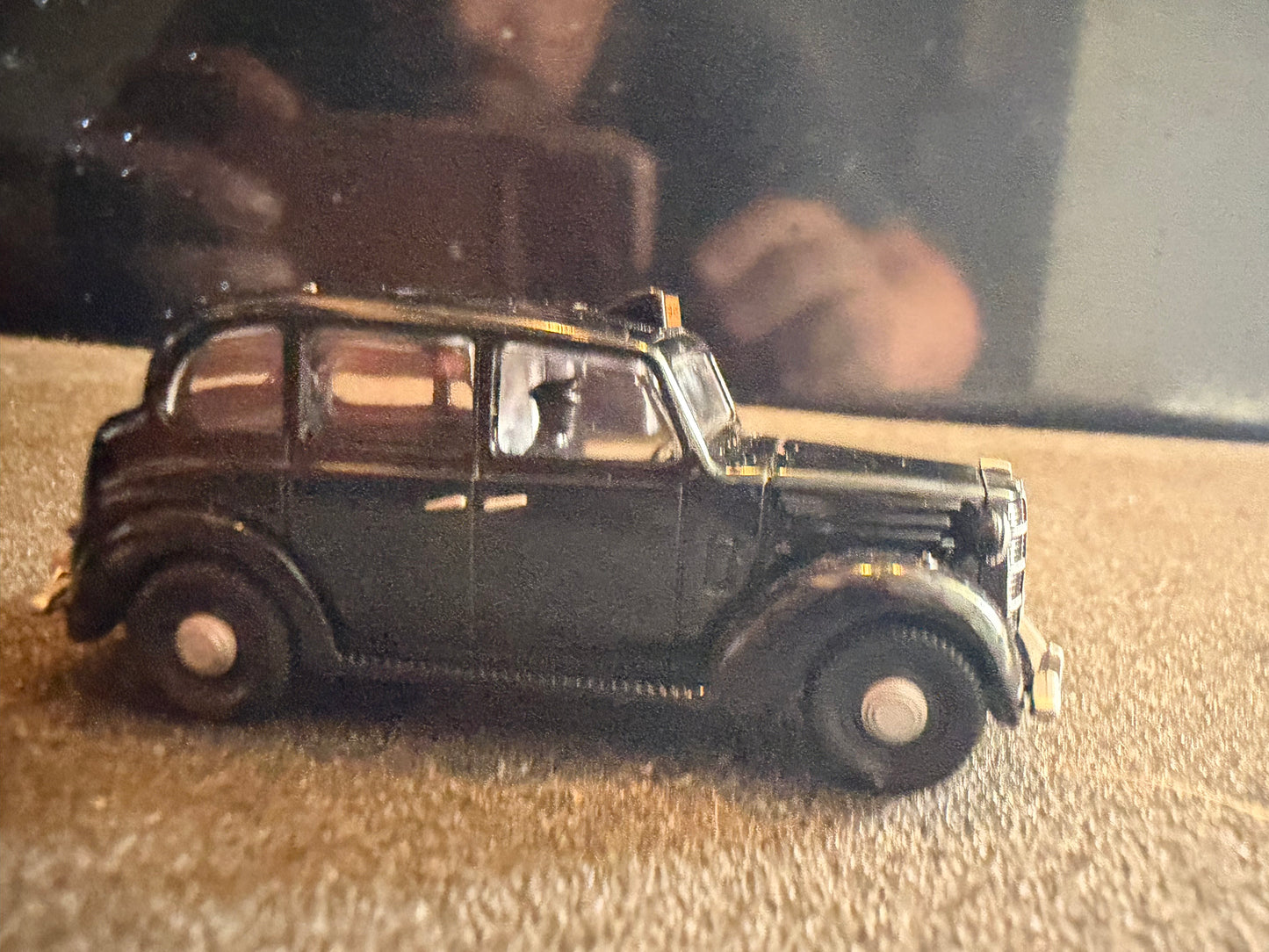 Classix EM76844 (1:76 / OO) Austin FX3, London Taxi No.5602 in Black 